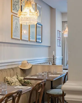 Salle et décoration intérieure du restaurant Coquillette à Rouen